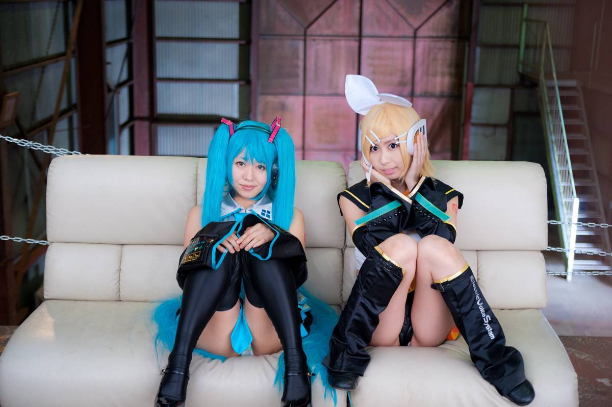 [Cosplay]   cos制服双姐妹